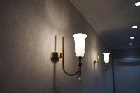 Бра в коридоре