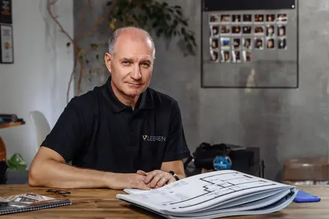 Инженер за работой с проектом
