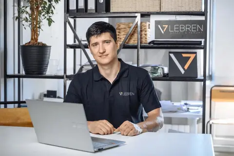 Менеджер проектов в офисе